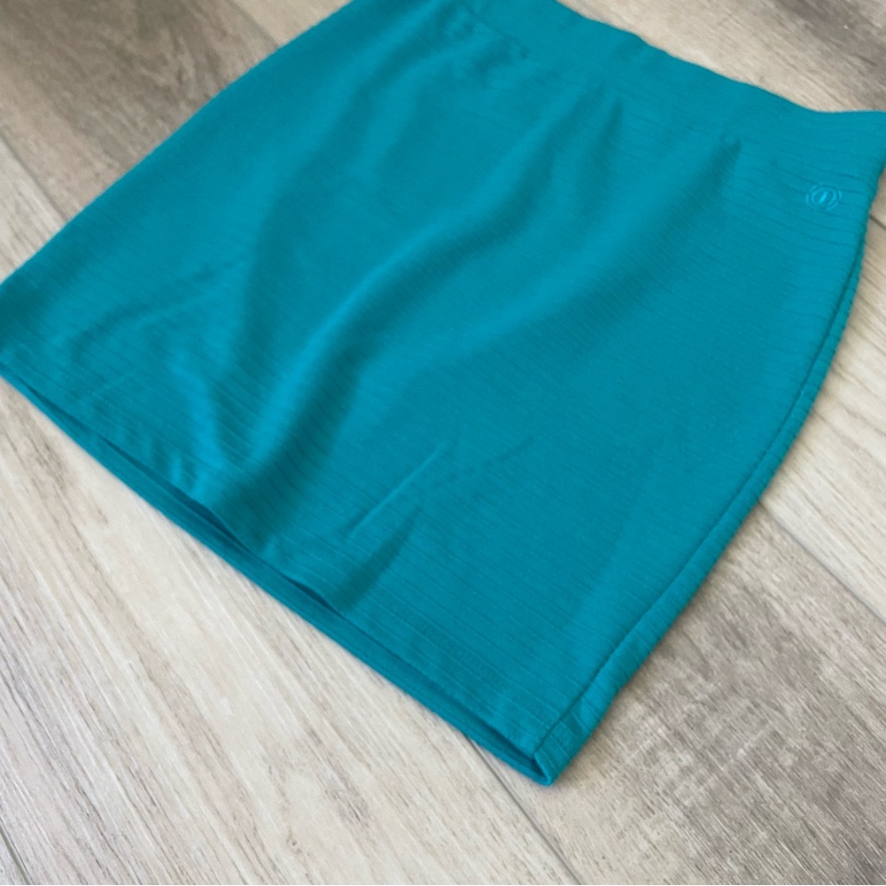 ELEMENT Mini Skirt - Picture 10 of 14